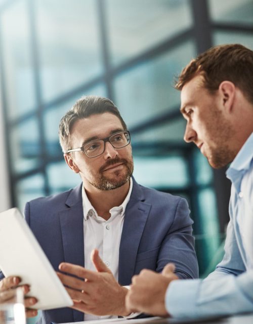 Photo d'une réunion entre 2 personnes